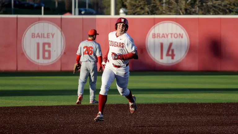 Priest, Skjonsby Homer, Lewis Paces WSU Past New Mexico