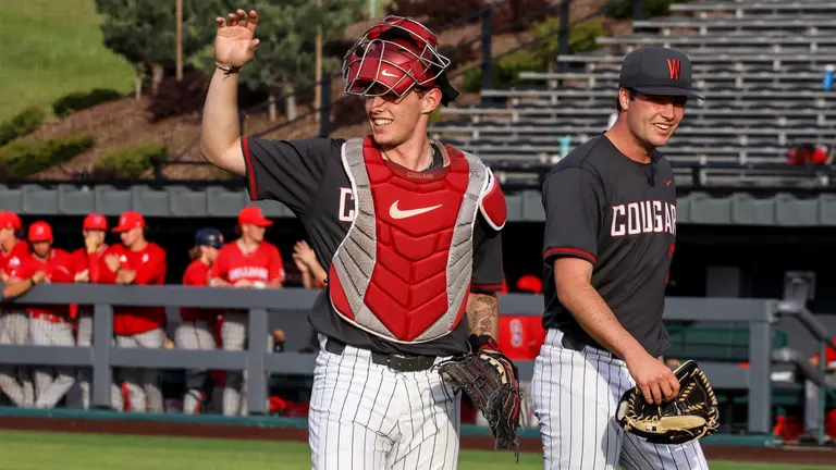 Bats Catch Fire in 17-0 Series-Clinching Win Over Fresno State