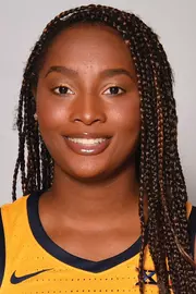 Nia Staples