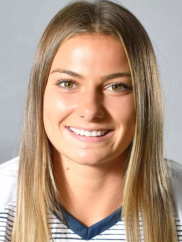 Mackenzie Aunkst head shot