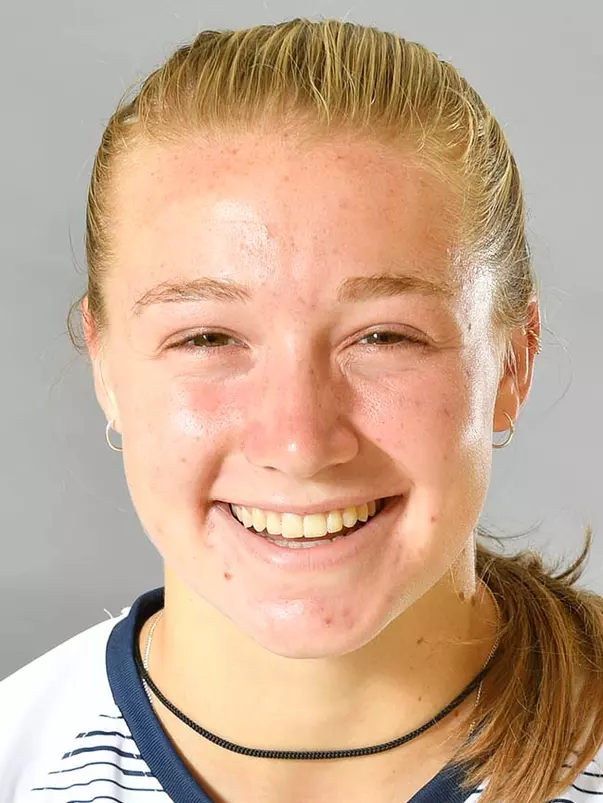 Julianna Vallerand head shot