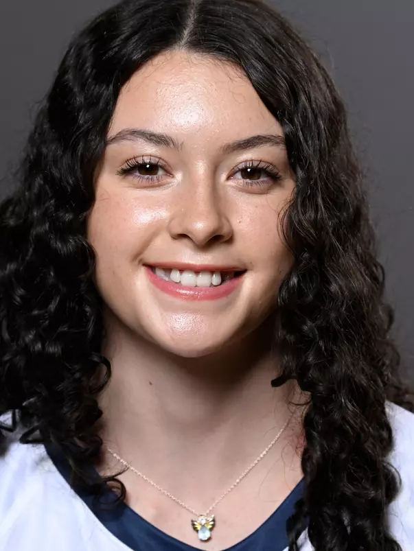 Eily Painter Headshot