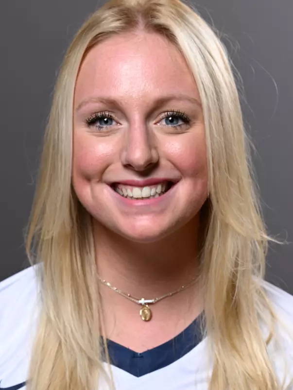 Lauren DeLo Headshot