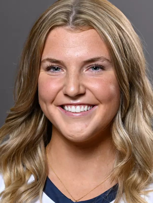 Maddy McGath Headshot