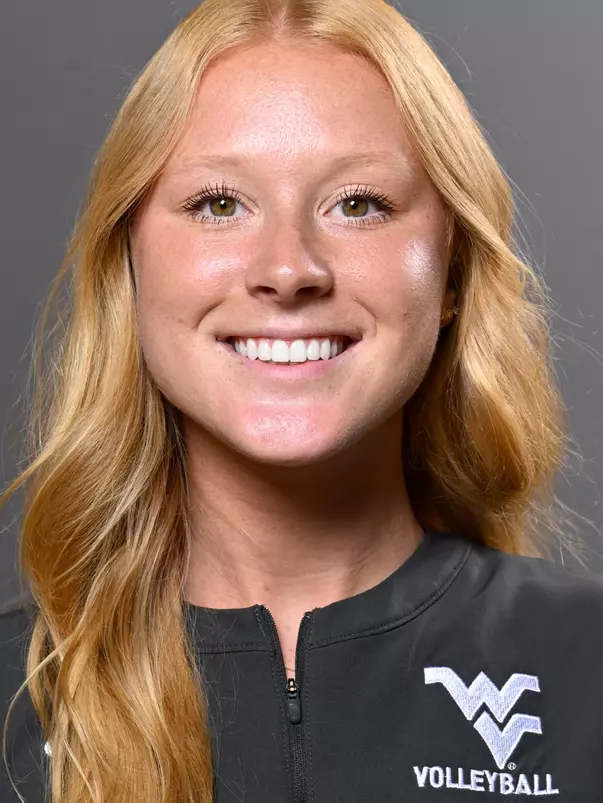 Tegan Seyring Headshot