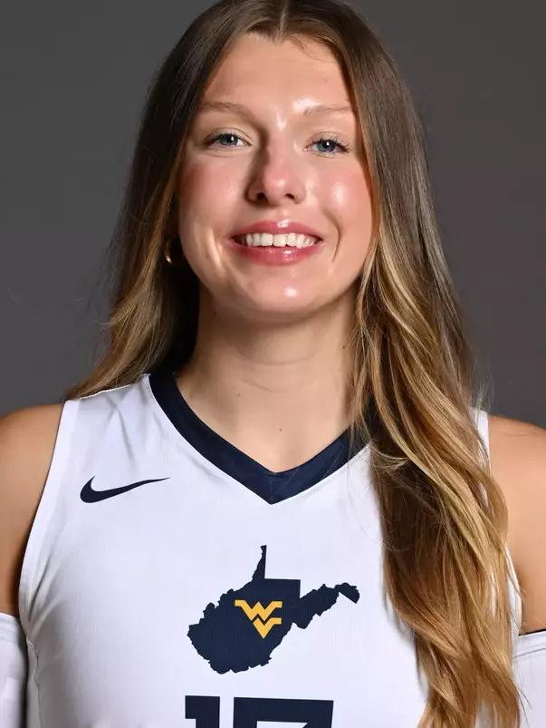A headshot of WVU Volleyball player Nina Horning