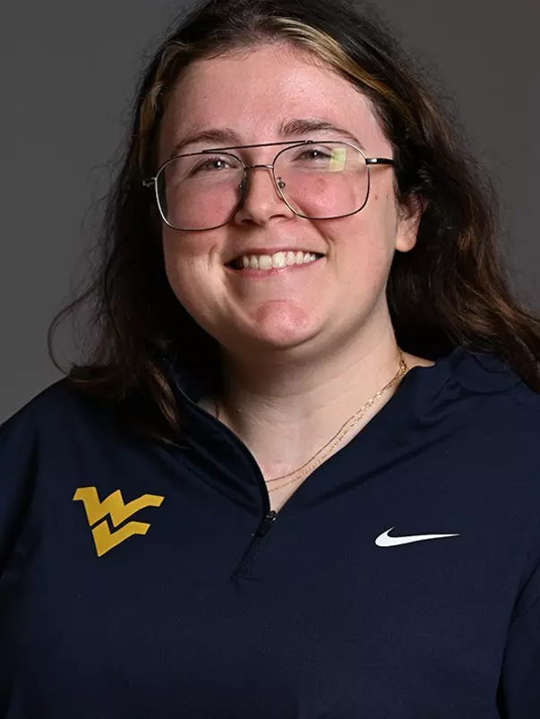 Headshot of Claire Ettinger.