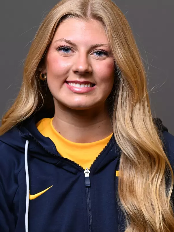Taylor Clements headshot.