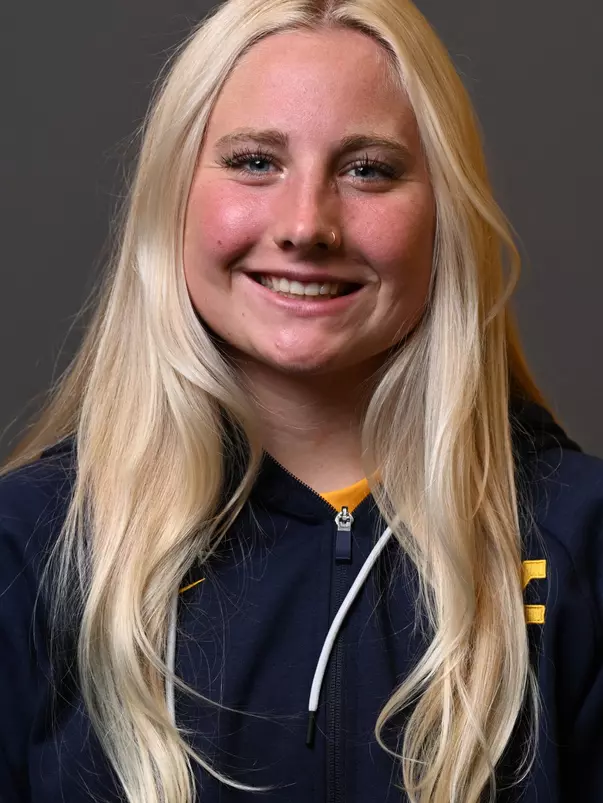 Delaney Cox headshot.