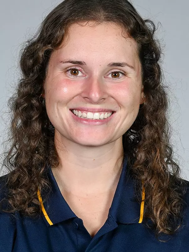 Madeline Grady headshot.