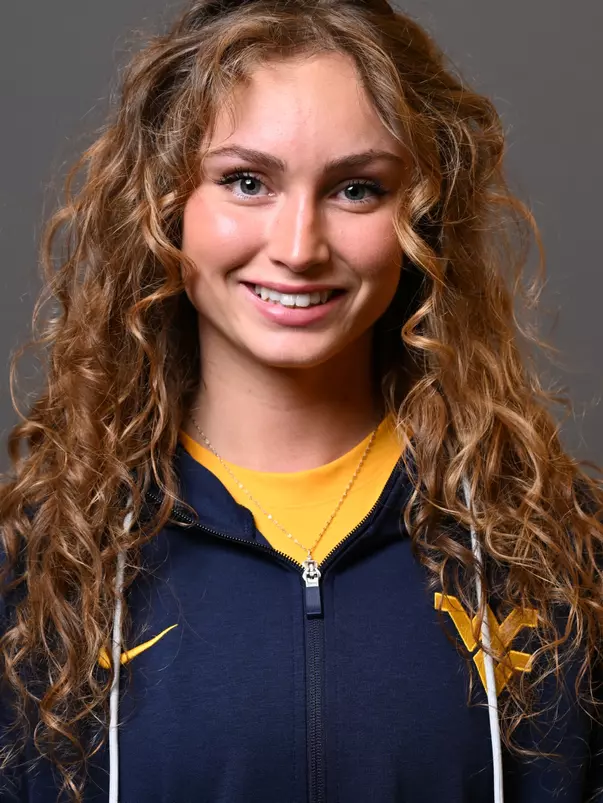 Chloe Hickman headshot.