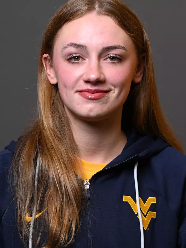 Delia Ostafi headshot.