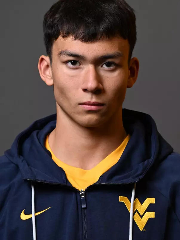 Jin Rossi headshot.