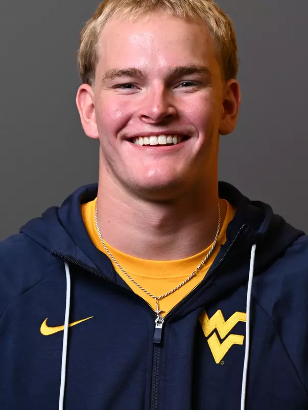 Oliver Stull headshot.