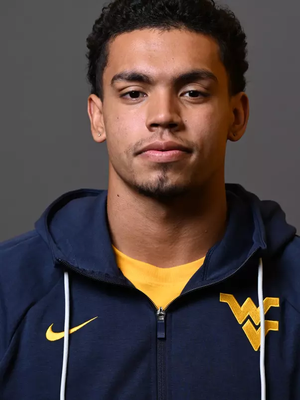 Roman Torres headshot.
