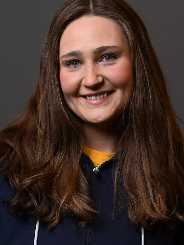 Makenna Wozny headshot.