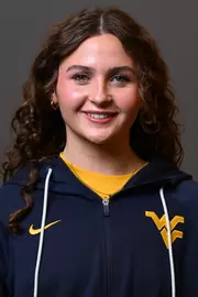Maddie Smutny headshot.