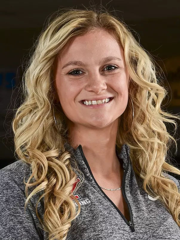 Lyndsay Ennis - YSU Bowling 2022-23 Photo Day at Holiday Bowl (Sept. 23, 2022)