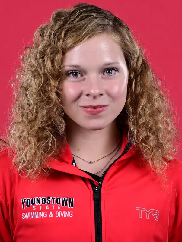 Emily Aten Headshot