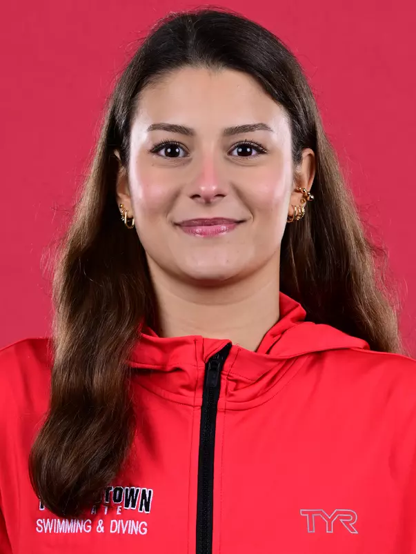 Derin Donmez Headshot