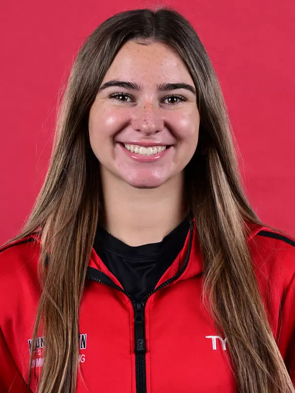 Izzy Rossi headshot
