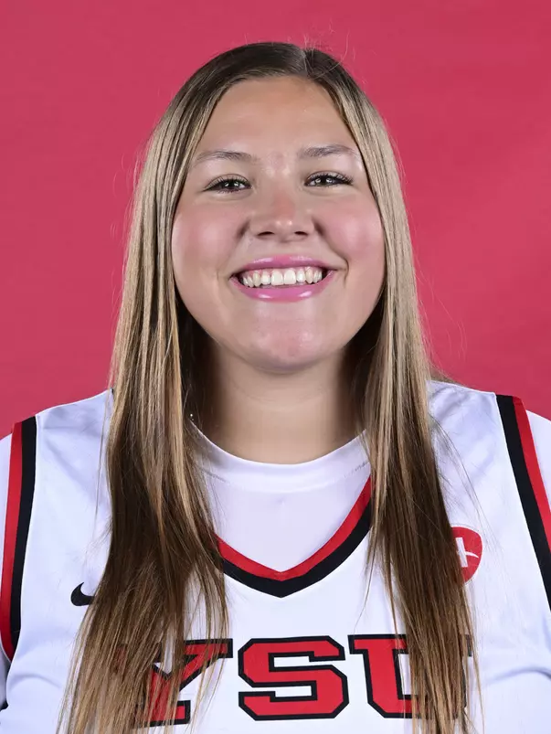 Ashlynn Van Tassell Headshot
