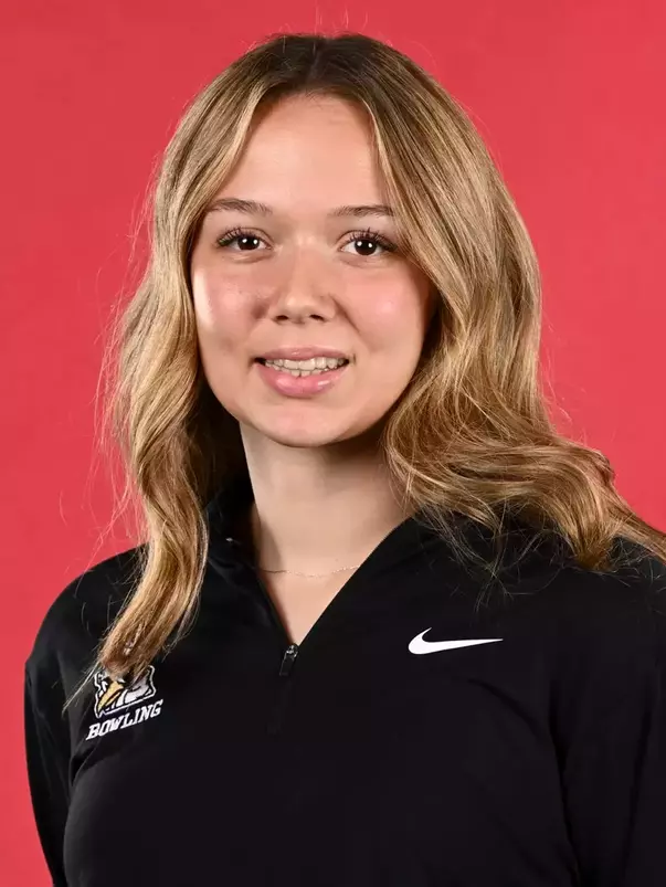 Leyna Kratzer - 2025-26 Headshot