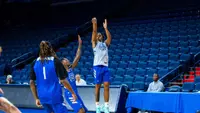 Kobi Williams shoots a 3 in practice