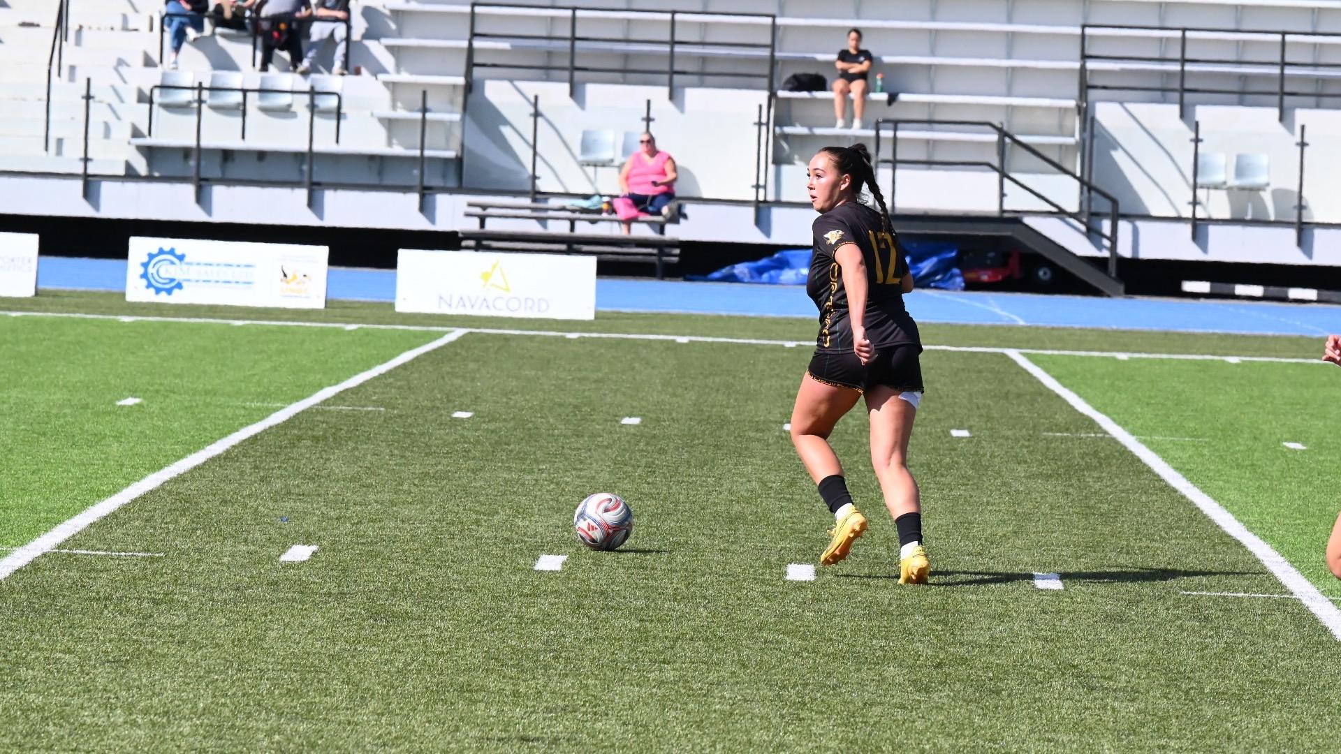 WSOC: Manulak Named Player of the Game, Rathke Shines in Net as Timberwolves Fall to Thunderbirds