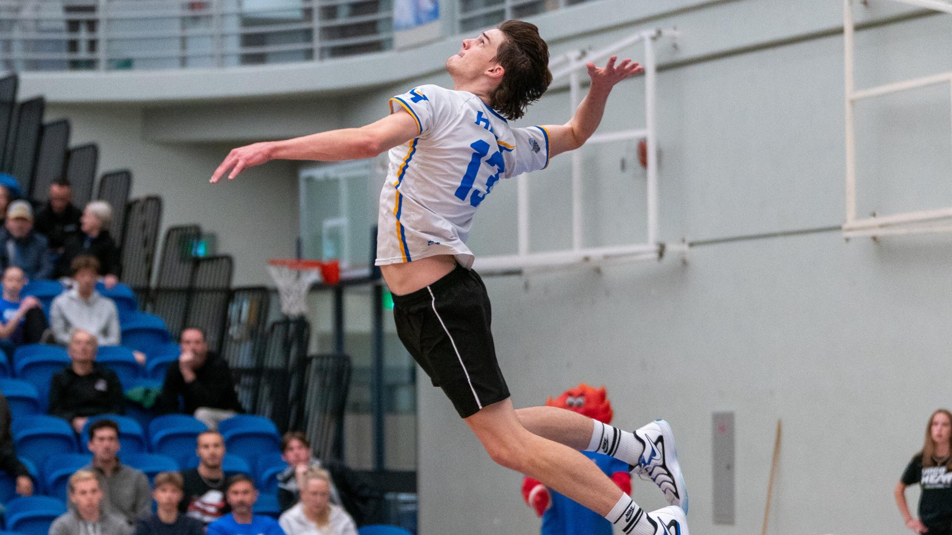 Weststrate ties school single-match ace record in win over Bobcats