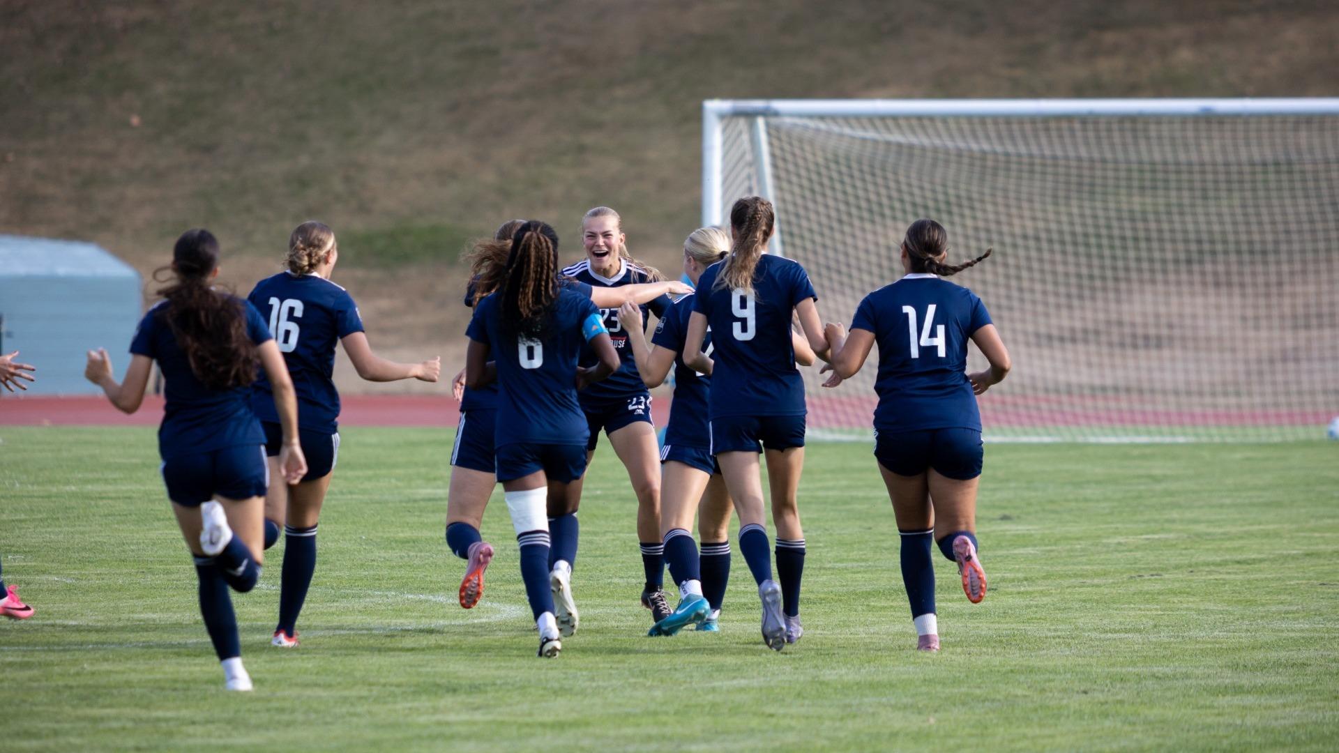 First-half scoring surge lifts T-Birds to win over Cascades