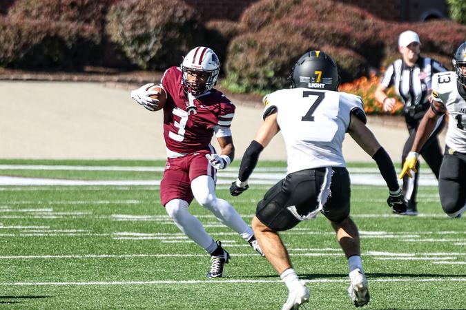 Roanoke Rippers Roanoke Football battles R-MC but Yellow Jackets pull away late ...