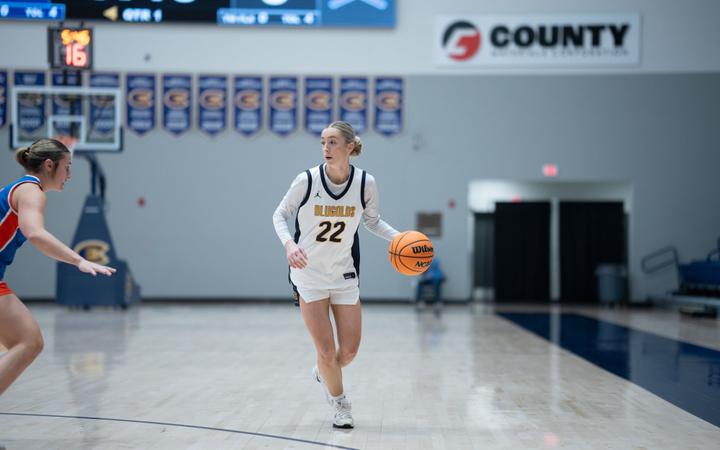Jessie Ruden Blugolds' Strong Start Upended in Overtime - University of Wisconsin ...