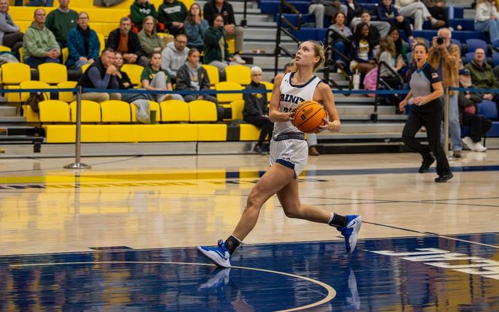 No. 14 Trinity Tops Brewers, 68-60 - Trinity College