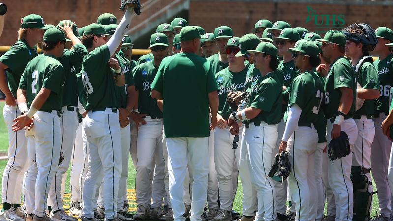 baseball huddle