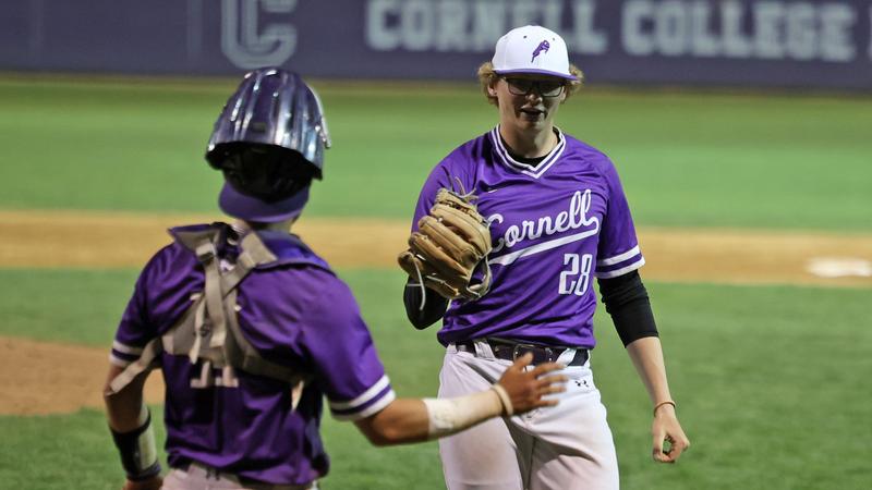 Brandon Corless Rams, Pioneers trade 1-run victories in MWC split - Cornell College