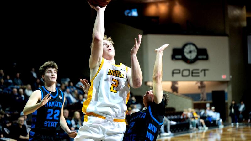 Doding Basketball Men's Basketball | Defenders Lose GPAC Opener - Dordt University