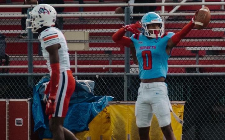 Delaware State football: Sean Weston Jr runs in game-winning TD to lead Hornets past Stony Brook 41-34