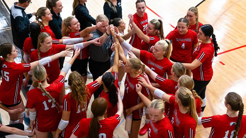 Titans Dominate, Eagles Stumble