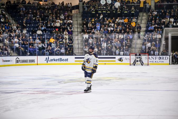 Tyler Rundle Viking Hockey Welcomes No. 15/16 Arizona State for 2025-26 Home Opener ...