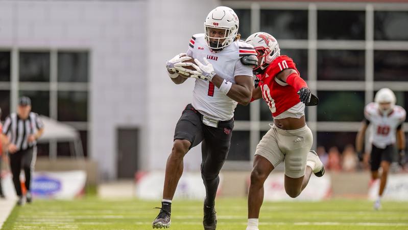 Lamar football: Cards Score 28 in 1st Quarter, Roll to Southland Opening Win