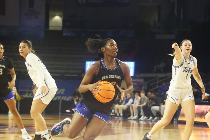 Banks, Washington Combine For 31 Points in Loss at Tulsa - University of New Orleans Athletics