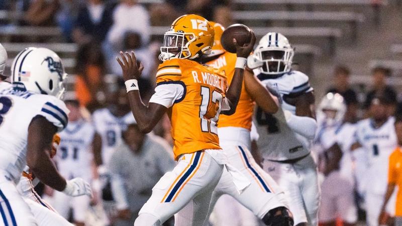 Photo: utepminers.com Raymond Moore III