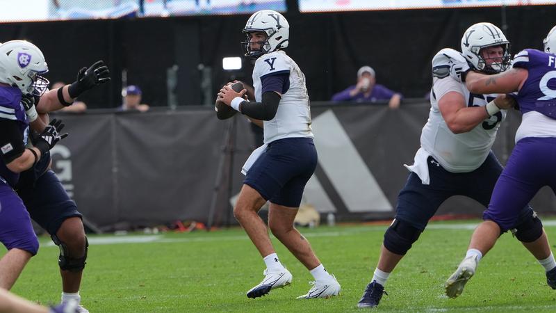 Yale football: Reno Earns New England Football Writers Gold Helmet Award