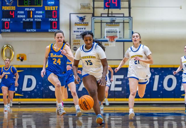 Behrend Fall Late Push Comes Up Short as Pioneers Fall at Behrend - Alfred State College