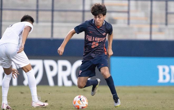 Msoc 45 Men's Soccer Routs Mercer in Season Opener - Cal State Fullerton