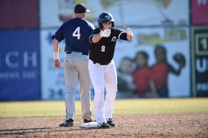 Roanoke Rippers Baseball Sweeps Hornets in ODAC First Round - Roanoke College
