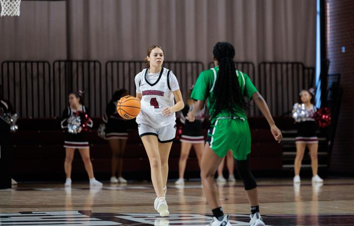 Paper Ronyok Maroon Mariah Cain spotlighted in Harrisonburg paper - Roanoke College