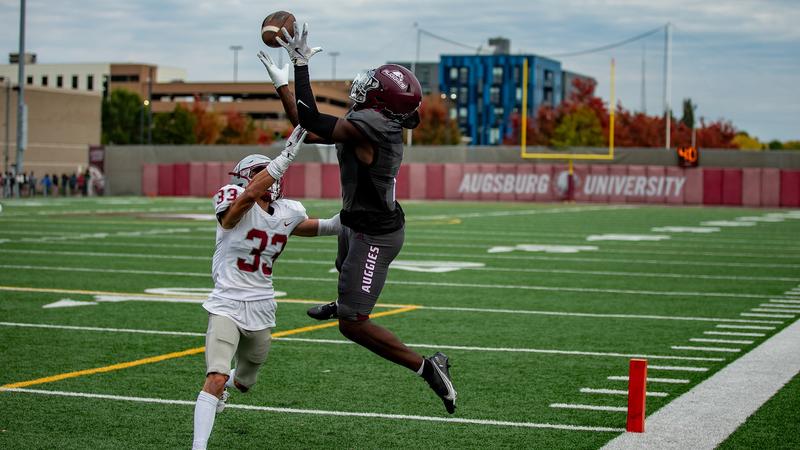 Auggies run off 30 straight points to hang onto Hammer - Augsburg ...
