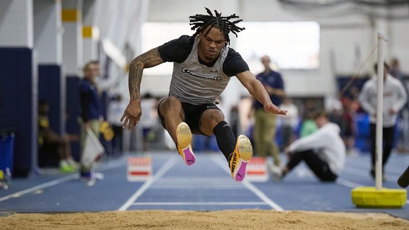 Field Fight Men's track and field fight in two-meet weekend - Greenville University
